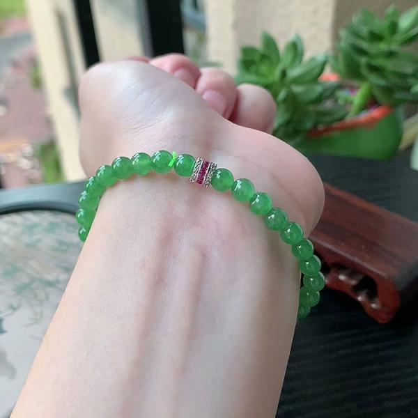 满绿圆珠手串